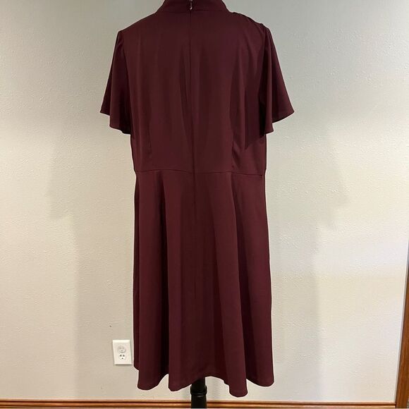 Talbots burgundy color plus size short sleeves formal dress with belt size 14WP - Picture 6 of 14